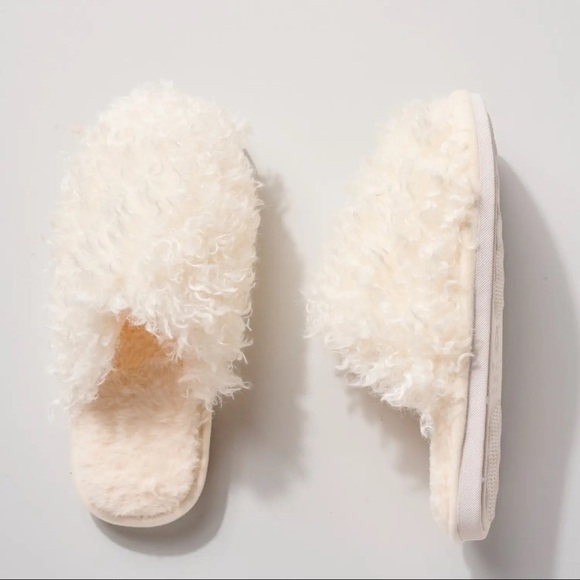 Furry Slides Sandals/Slippers Color Ivory NWT - Picture 3 of 6